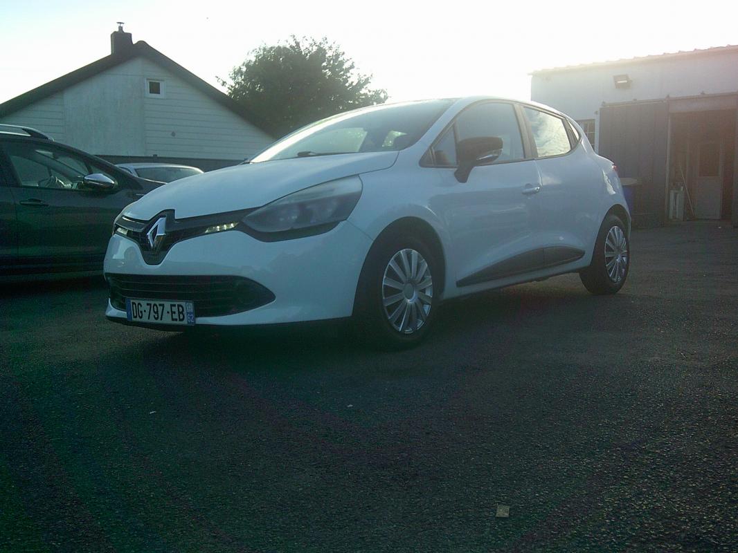 RENAULT CLIO - 1.2L 16V 75CV LAUREATE (2014)